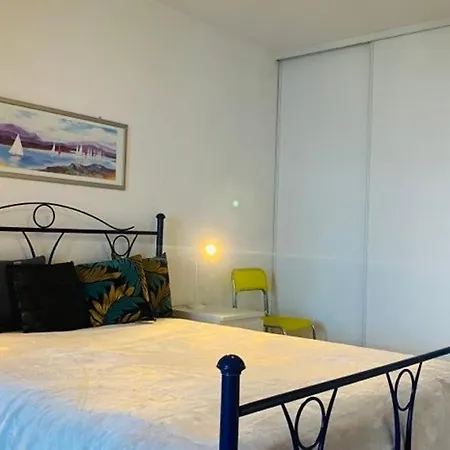 T3 Avec Terrasse Vue Mer, Climatisation Et Garage A 600m De La Plage A Calvi - Fr-1-63-289 Καλβί
